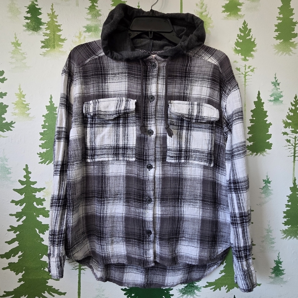 Plaid Hooded Shirt in Black and Gray